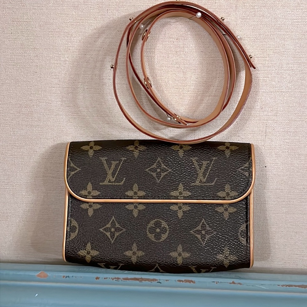 Louis Vuitton Pochette Florentine Monogram Purse Clutch Belt Bag